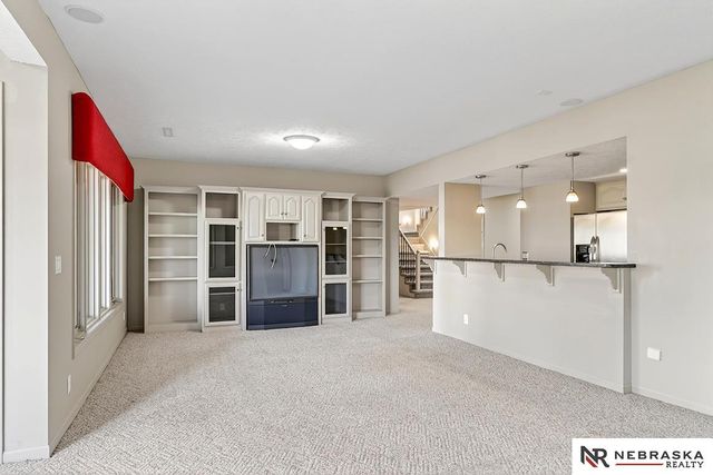 17806 Sawgrass Circle, Omaha, NE 68136