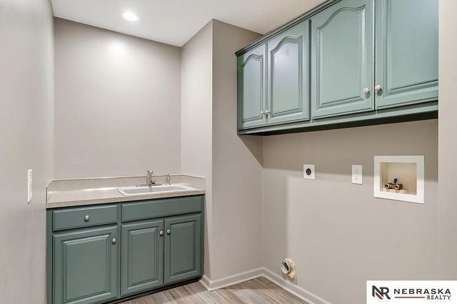 17806 Sawgrass Circle, Omaha, NE 68136