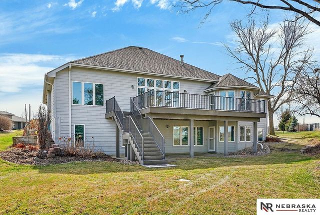 17806 Sawgrass Circle, Omaha, NE 68136