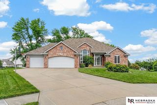 17806 Sawgrass Circle, Omaha, NE 68136