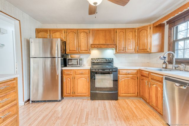 15 Kent Court, Middletown, CT 06457