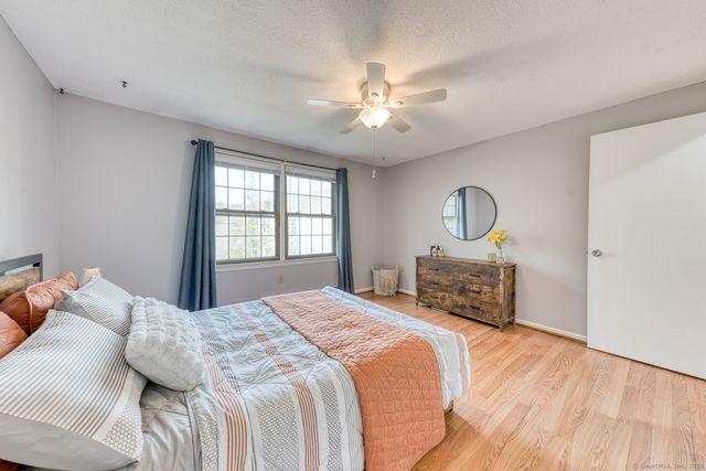 15 Kent Court, Middletown, CT 06457