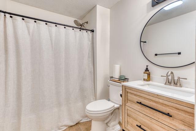 15 Kent Court, Middletown, CT 06457