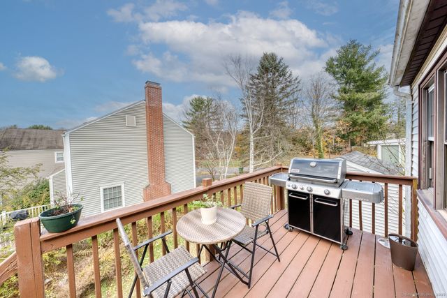 15 Kent Court, Middletown, CT 06457