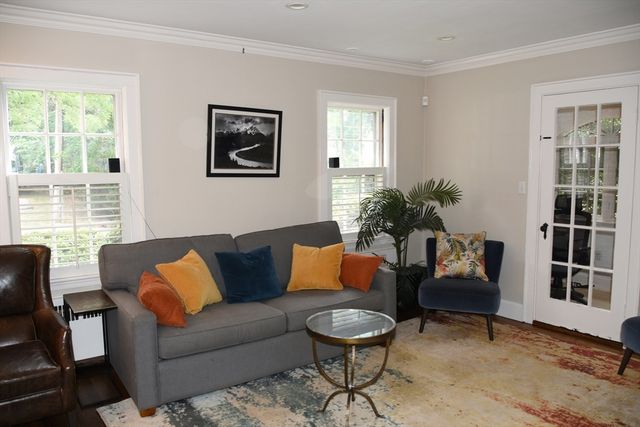 20 Shaw Rd, Wellesley, MA 02481