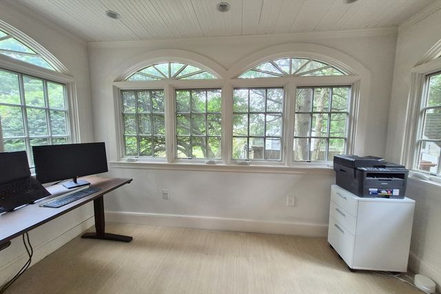 20 Shaw Rd, Wellesley, MA 02481