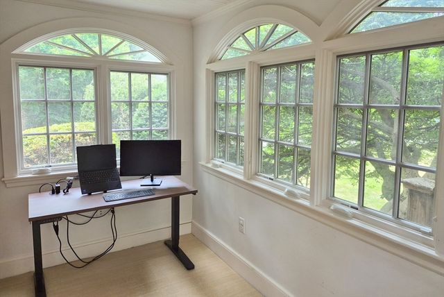 20 Shaw Rd, Wellesley, MA 02481