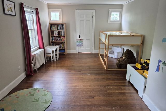 20 Shaw Rd, Wellesley, MA 02481
