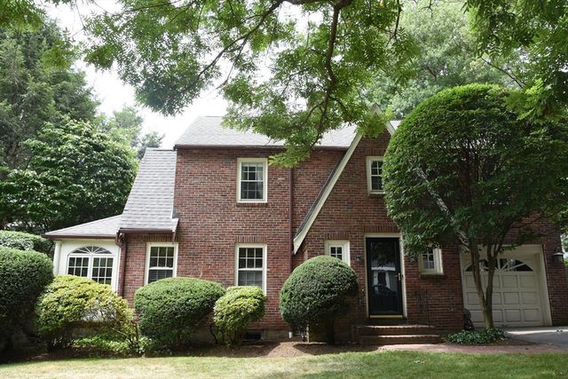 20 Shaw Rd, Wellesley, MA 02481
