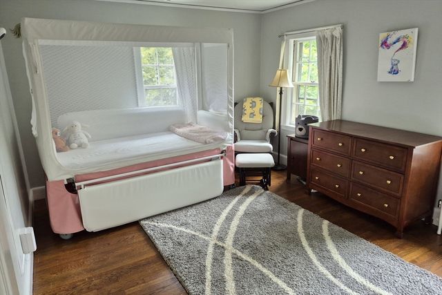 20 Shaw Rd, Wellesley, MA 02481