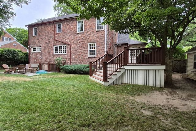 20 Shaw Rd, Wellesley, MA 02481