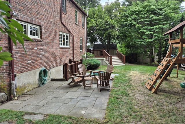 20 Shaw Rd, Wellesley, MA 02481
