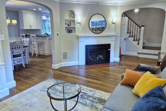 20 Shaw Rd, Wellesley, MA 02481