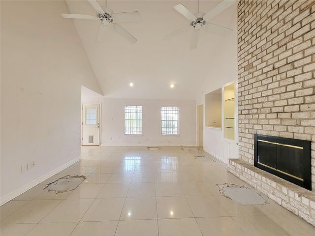 5826 Picasso Place, Houston, TX 77096