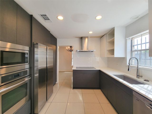 5826 Picasso Place, Houston, TX 77096