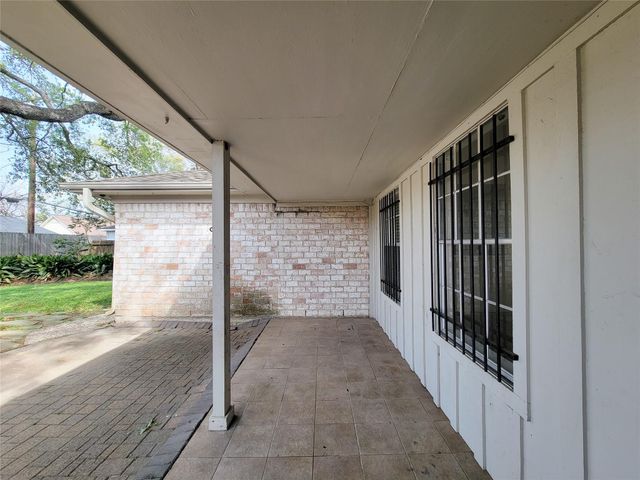 5826 Picasso Place, Houston, TX 77096