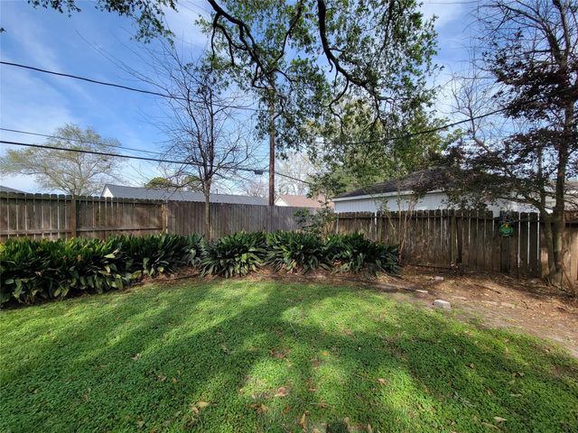 5826 Picasso Place, Houston, TX 77096