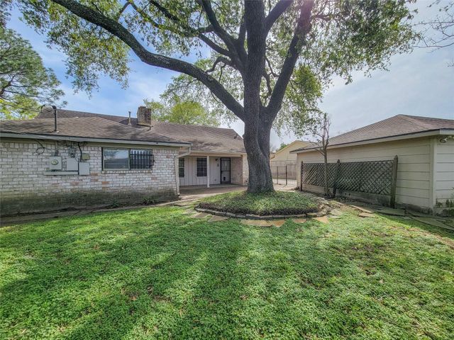 5826 Picasso Place, Houston, TX 77096