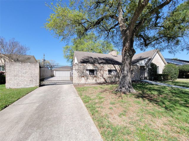 5826 Picasso Place, Houston, TX 77096