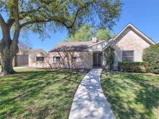 5826 Picasso Place, Houston, TX 77096