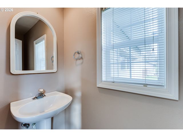 951 W 27TH Ave, Eugene, OR 97405