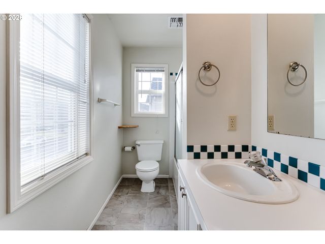 951 W 27TH Ave, Eugene, OR 97405