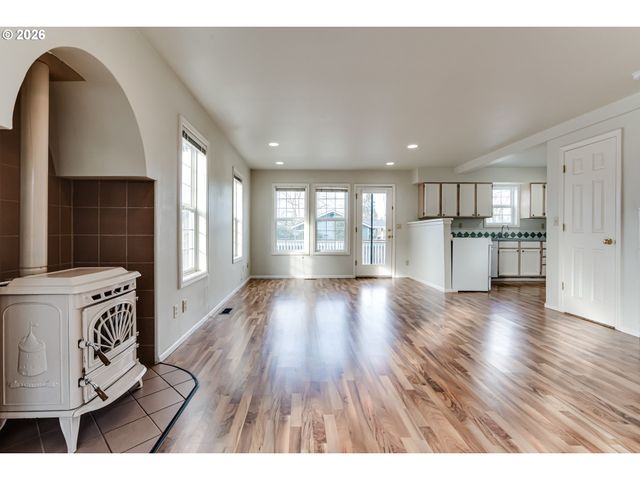 951 W 27TH Ave, Eugene, OR 97405