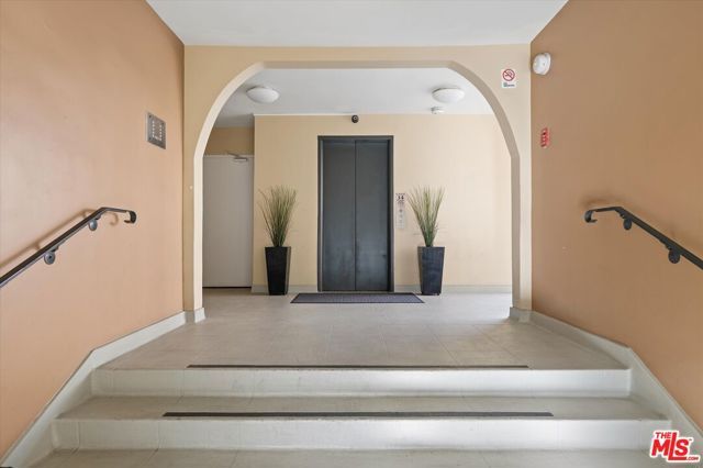 1410 S Bentley Avenue 304, Los Angeles, CA 90025
