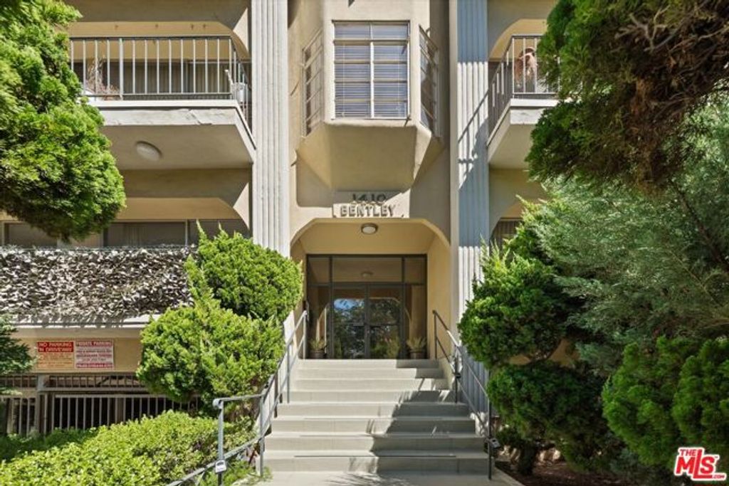 1410 S Bentley Avenue 304, Los Angeles, CA 90025