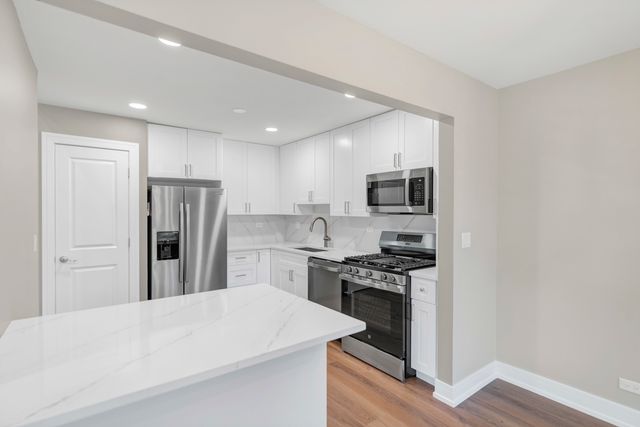 350 Newgate Court 2Z, Schaumburg, IL 60193
