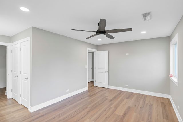 350 Newgate Court 2Z, Schaumburg, IL 60193