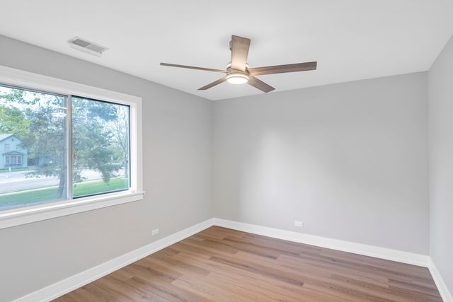 350 Newgate Court 2Z, Schaumburg, IL 60193