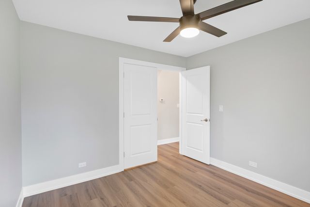 350 Newgate Court 2Z, Schaumburg, IL 60193