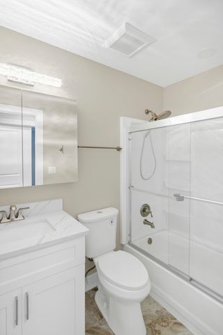 350 Newgate Court 2Z, Schaumburg, IL 60193