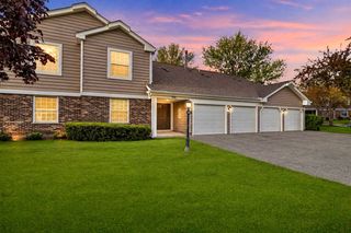 350 Newgate Court 2Z, Schaumburg, IL 60193