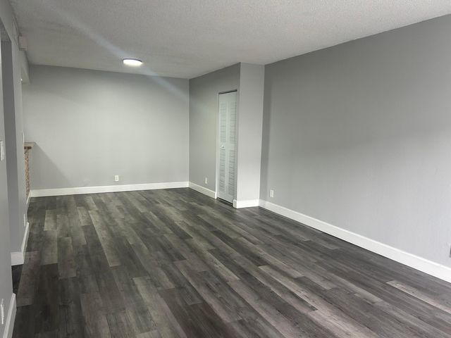 3232 NW 84th Avenue, Sunrise, FL 33351