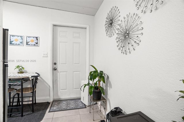 7695 NW 178th Ter 1, Hialeah, FL 33015