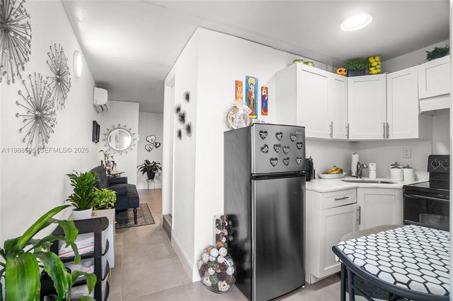 7695 NW 178th Ter 1, Hialeah, FL 33015