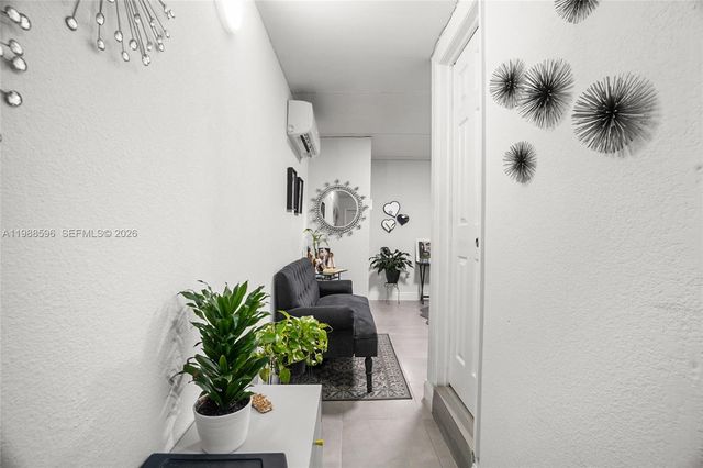 7695 NW 178th Ter 1, Hialeah, FL 33015