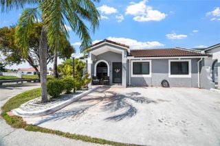 7695 NW 178th Ter 1, Hialeah, FL 33015