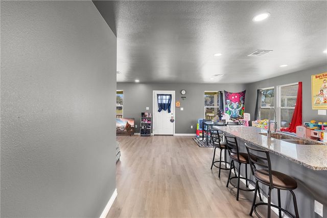 16 Lenora Drive, Hearne, TX 77859