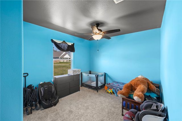 16 Lenora Drive, Hearne, TX 77859