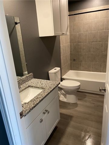 16 Lenora Drive, Hearne, TX 77859