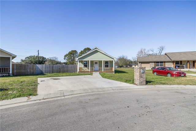 16 Lenora Drive, Hearne, TX 77859