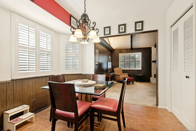 5819 DEAN MARTIN ST, San Antonio, TX 78240