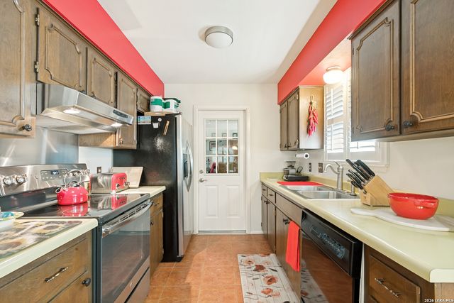 5819 DEAN MARTIN ST, San Antonio, TX 78240