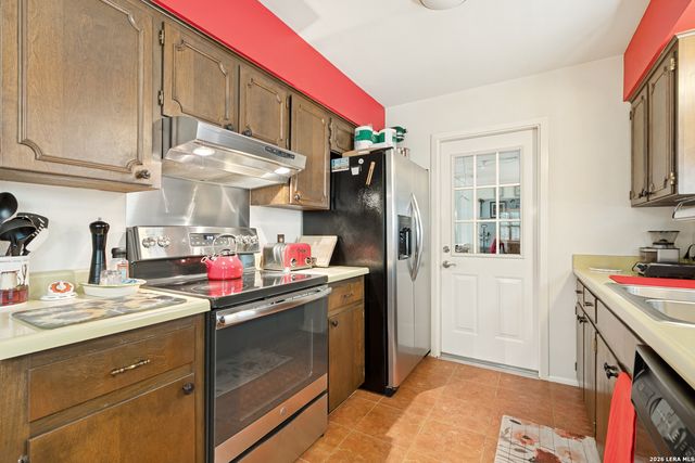 5819 DEAN MARTIN ST, San Antonio, TX 78240