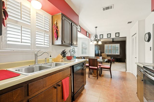 5819 DEAN MARTIN ST, San Antonio, TX 78240