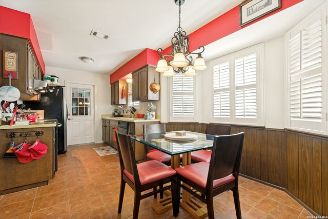 5819 DEAN MARTIN ST, San Antonio, TX 78240