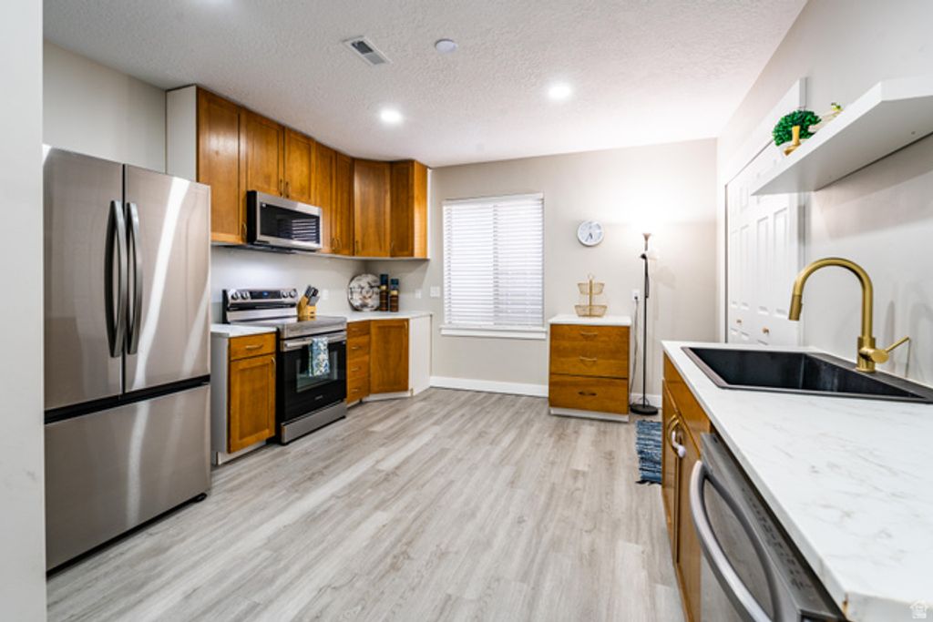 Image 20 of property listing at 7280 N POINT LOOKOUT RD, Eagle Mountain, UT 84005